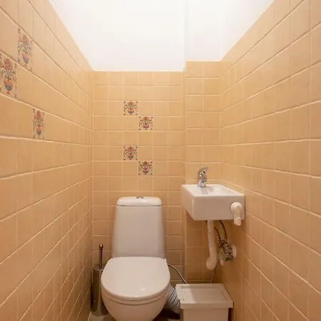 Wisdom - 2 Bedroom Top Center *
